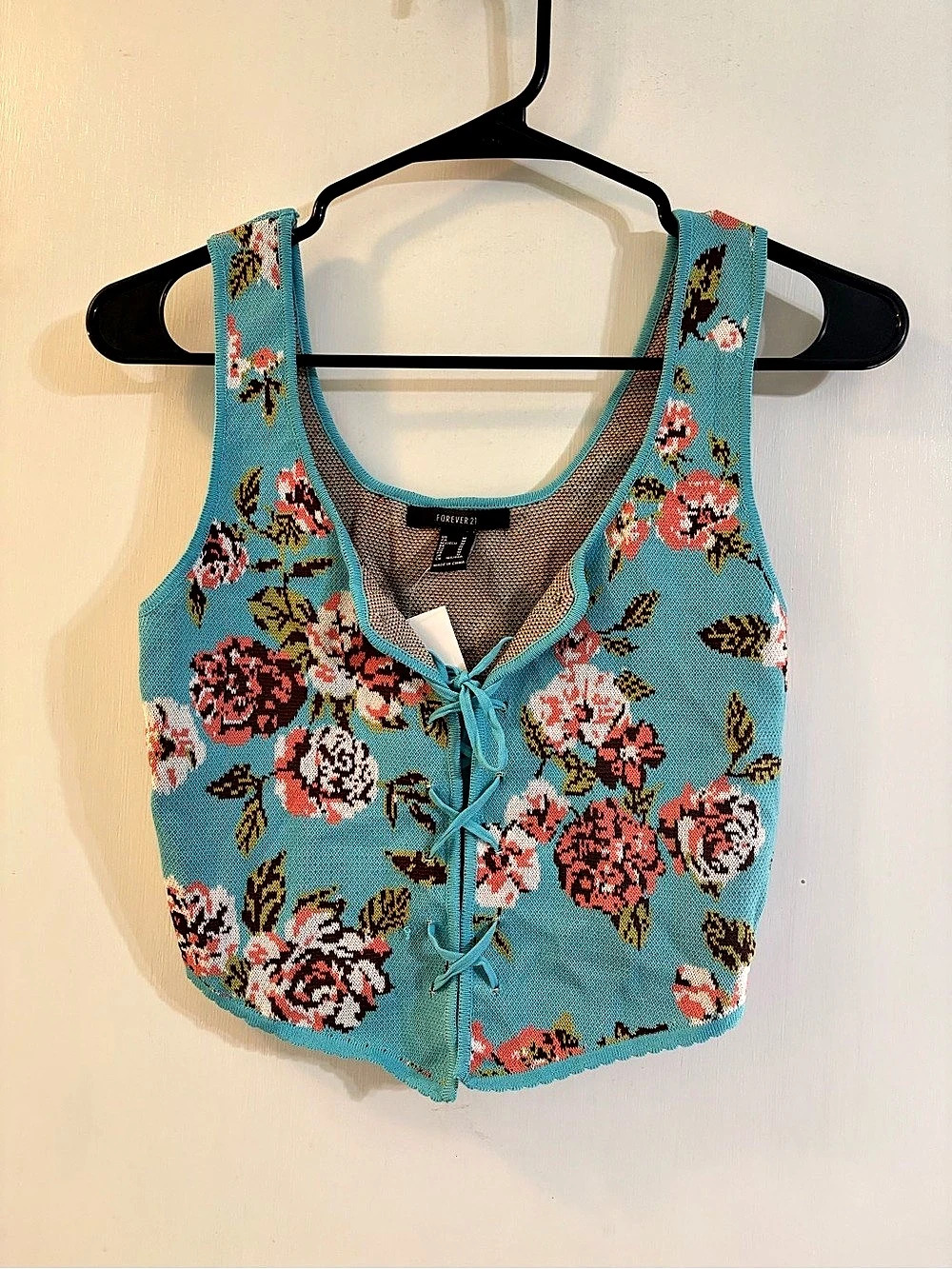 Forever 21 Floral Crop Top in Blue & Pink Size Small NWT